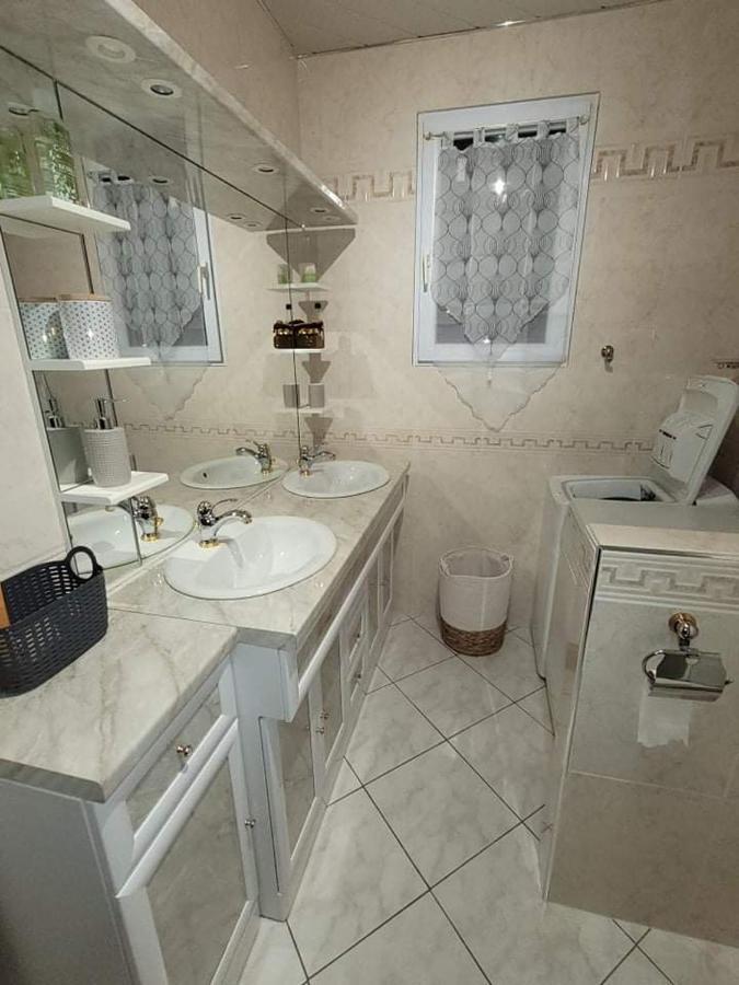 בורז'ה Appartement Cosy Style Industriel מראה חיצוני תמונה