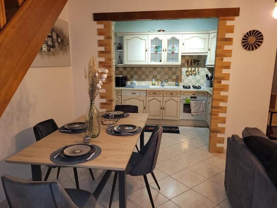 בורז'ה Appartement Cosy Style Industriel מראה חיצוני תמונה